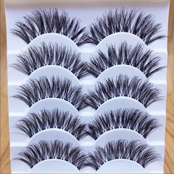 false eyelashes - Picture 2 of 2